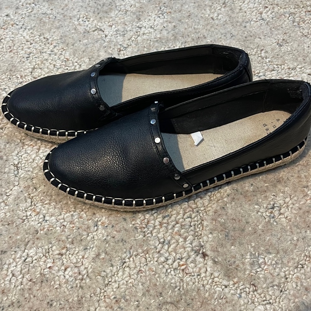 Cute black flats